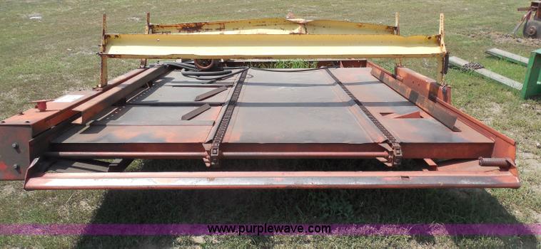 image for item H9992 Farm Hand E100-D eight bale accumulator