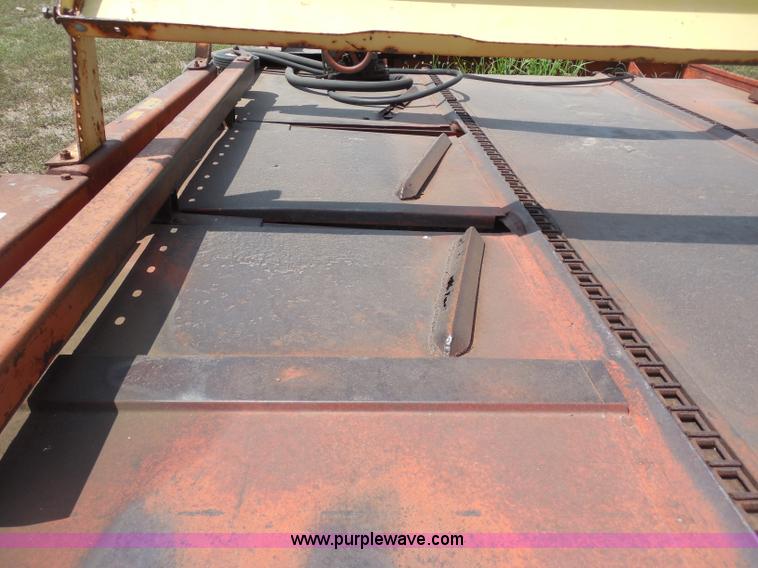 image for item H9992 Farm Hand E100-D eight bale accumulator