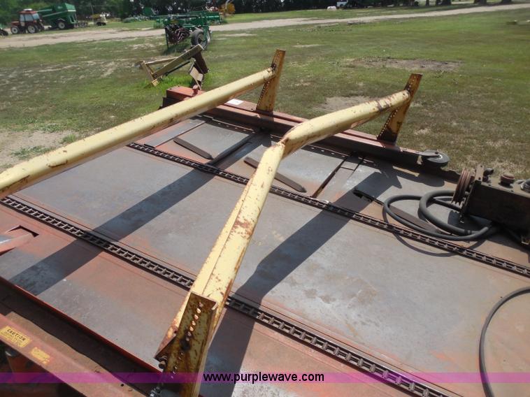 image for item H9992 Farm Hand E100-D eight bale accumulator