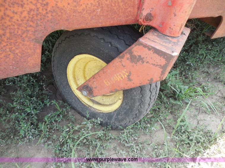 image for item H9992 Farm Hand E100-D eight bale accumulator