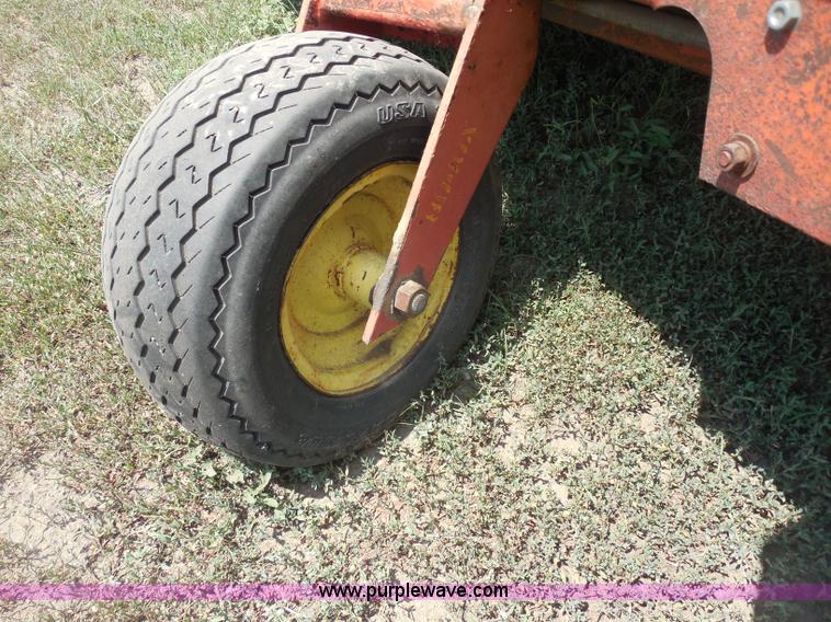 image for item H9992 Farm Hand E100-D eight bale accumulator