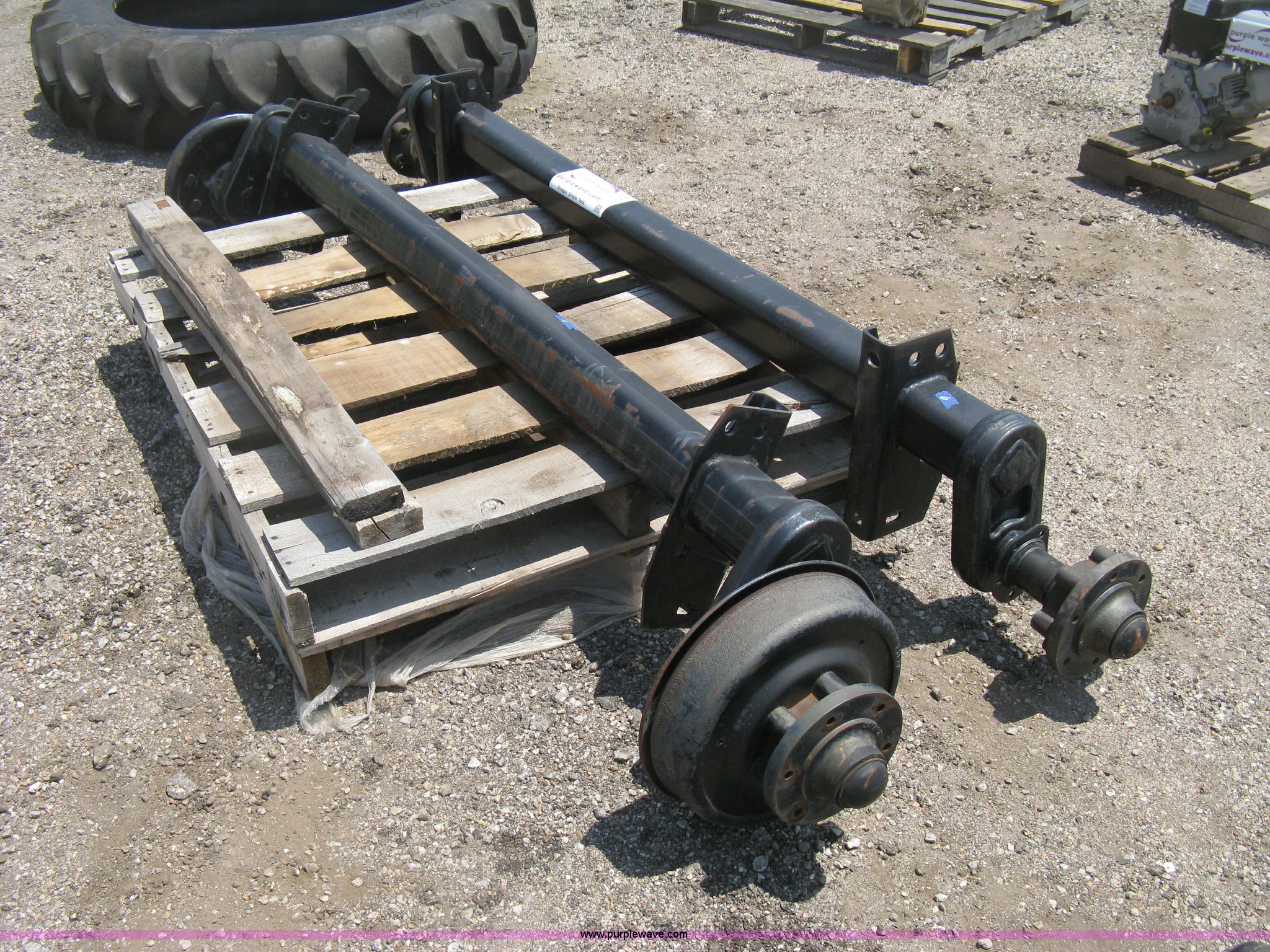 (2) rubber torsion axles in Newton, KS Item D8444 sold Purple Wave