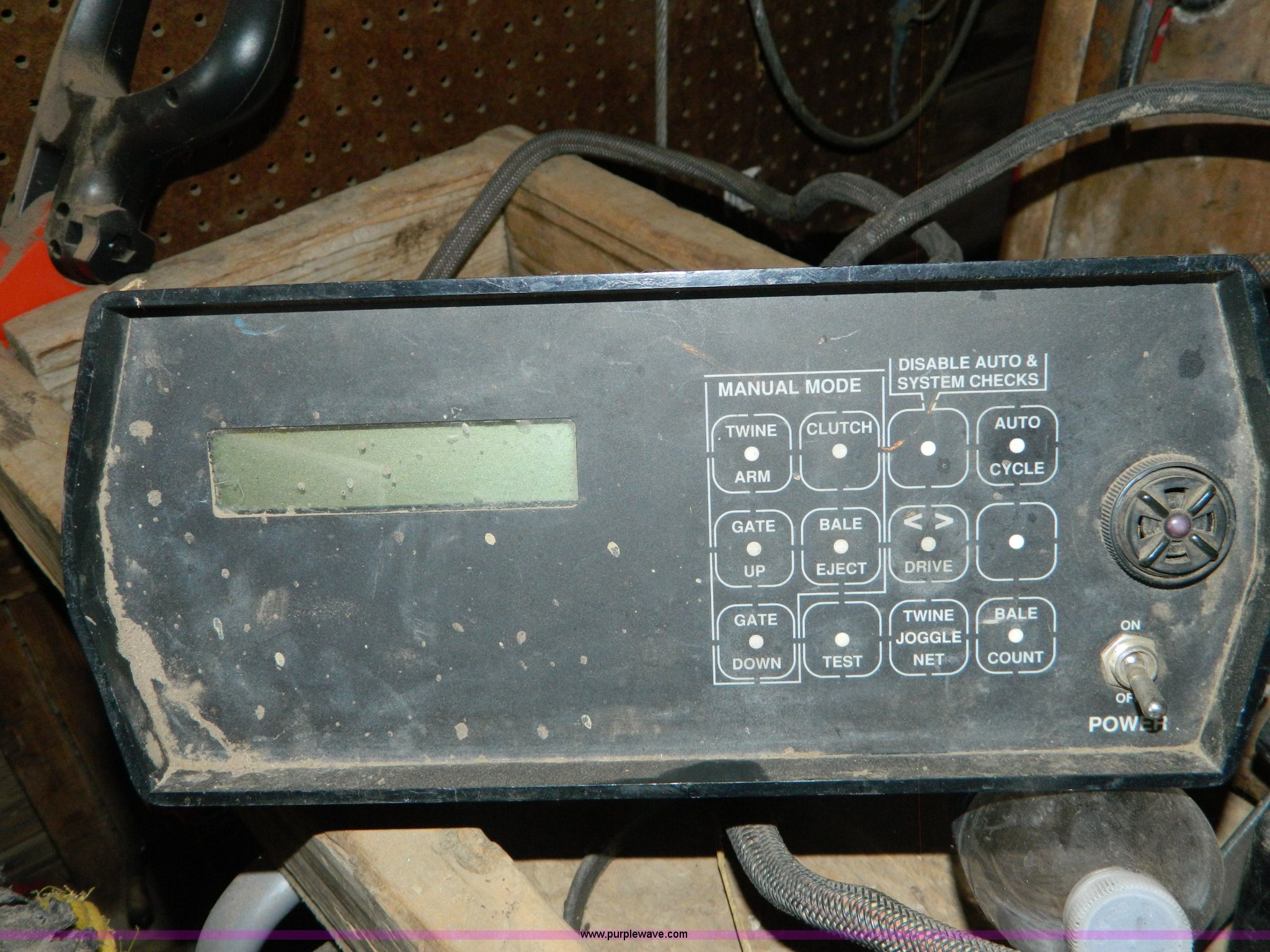 1994 Case IH 8465 round baler in Minneapolis, KS Item G7890 sold