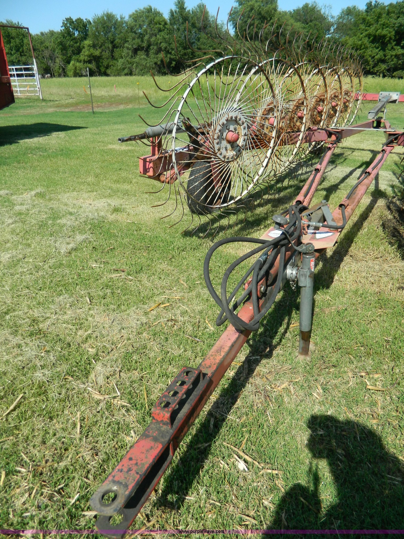 Gehl 520 12 wheel rake in Minneapolis, KS Item G7891 sold Purple Wave