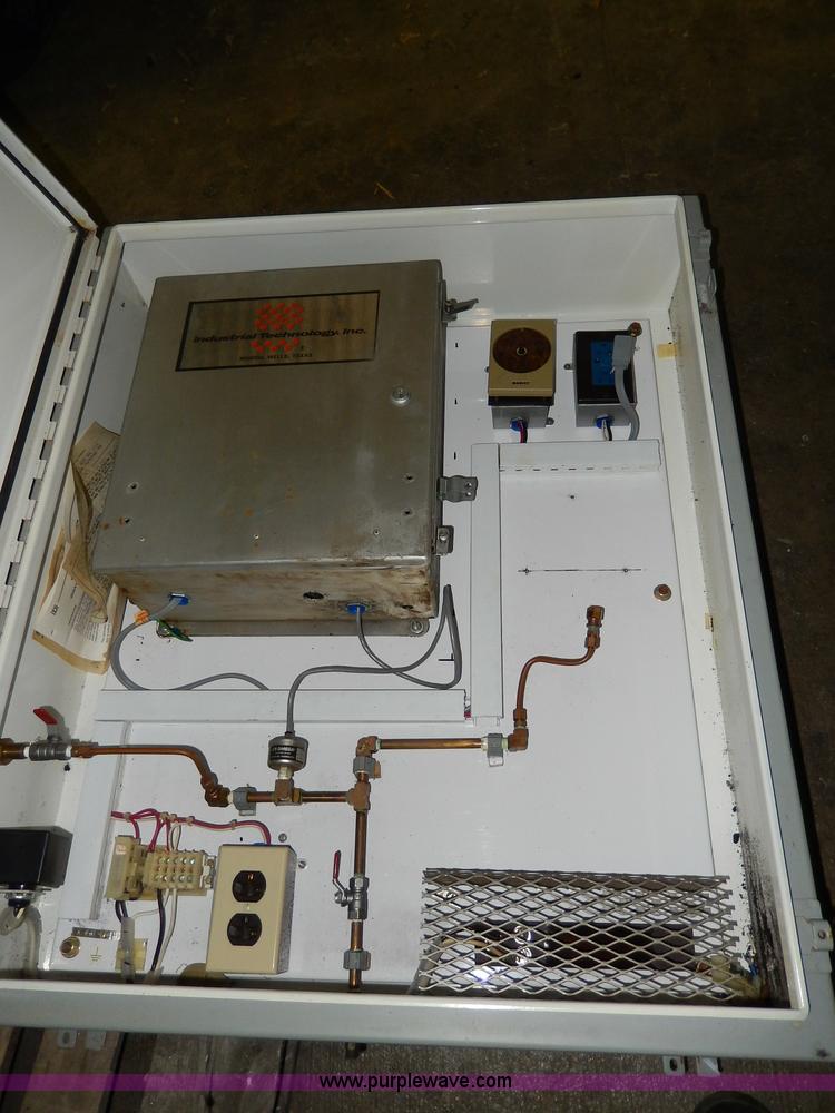 image for item AA9284 Telemetry control center