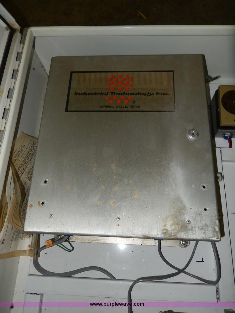 image for item AA9284 Telemetry control center