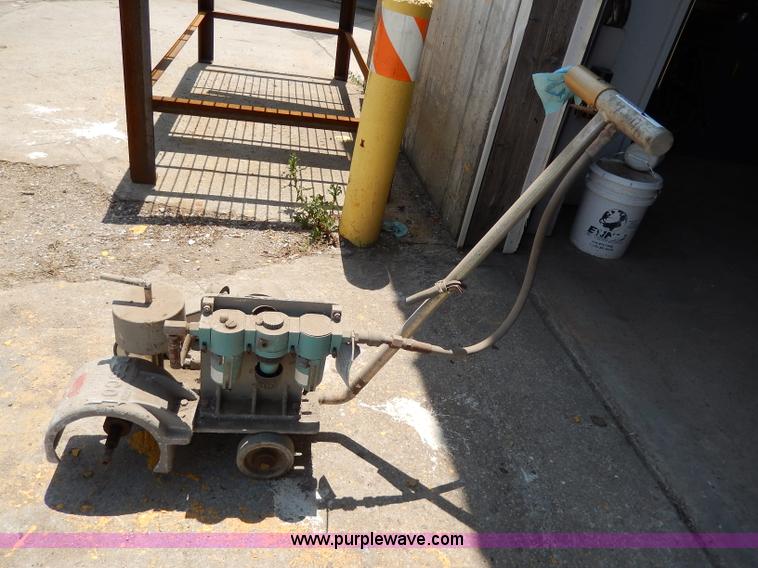 image for item AA9292 Desco AF525 concrete chipper