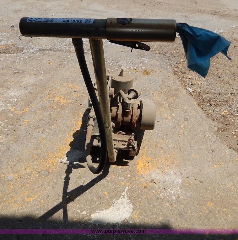 image for item AA9292 Desco AF525 concrete chipper