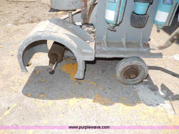 image for item AA9292 Desco AF525 concrete chipper