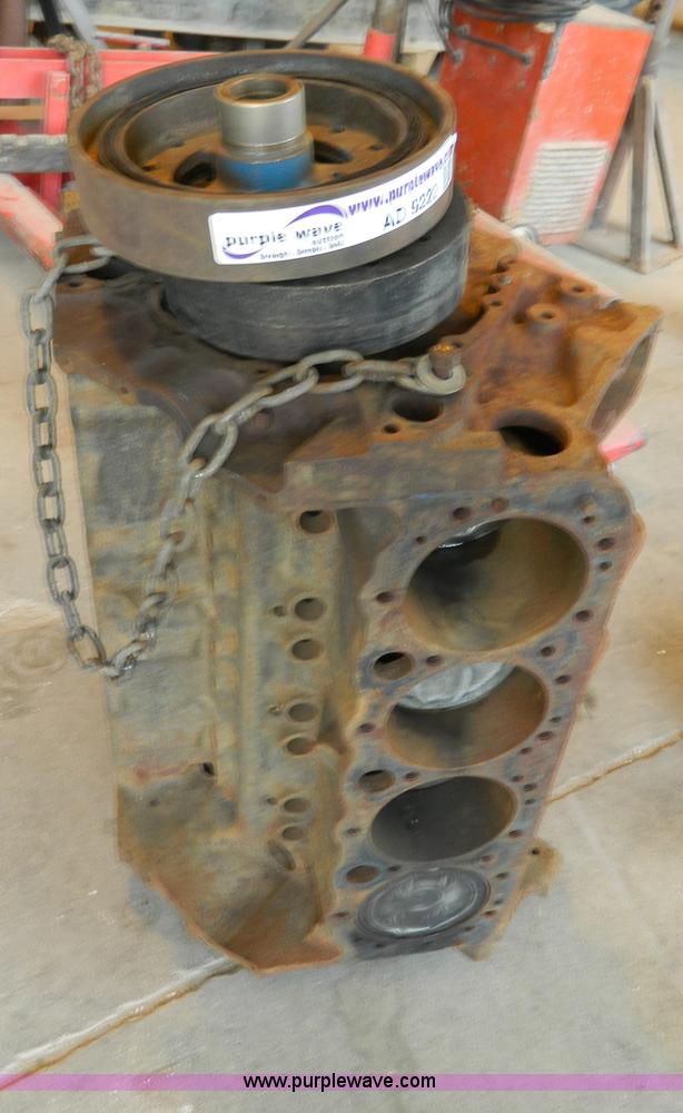 image for item AD9222 350 engine block