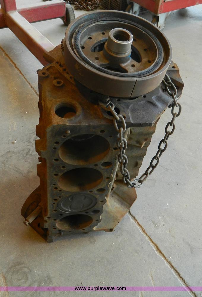 image for item AD9222 350 engine block