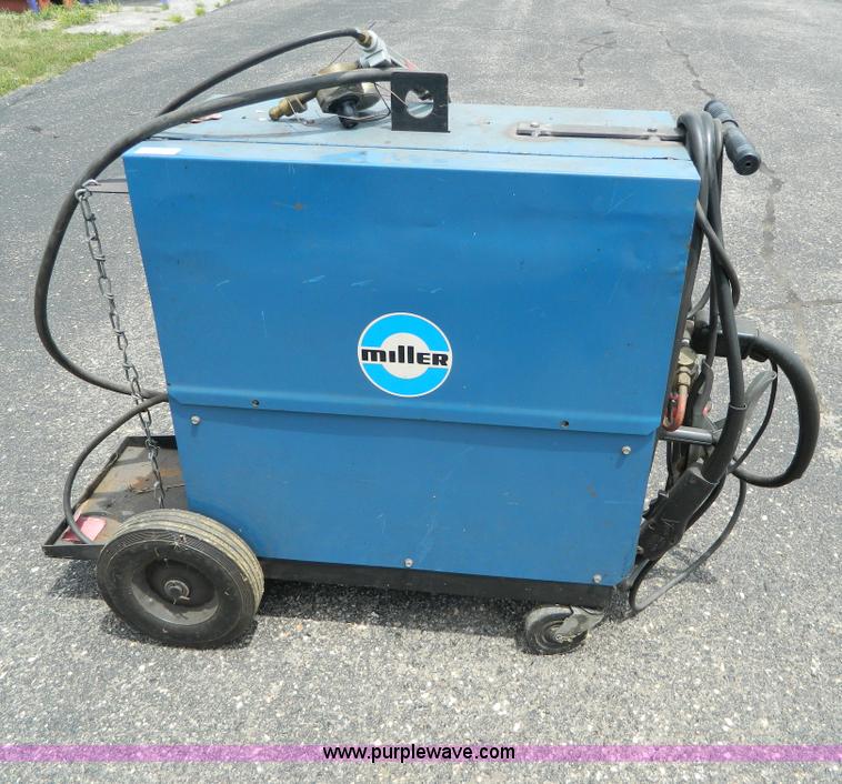 Miller Millermatic 35 wire feed welder in Salina , KS Item AD9229