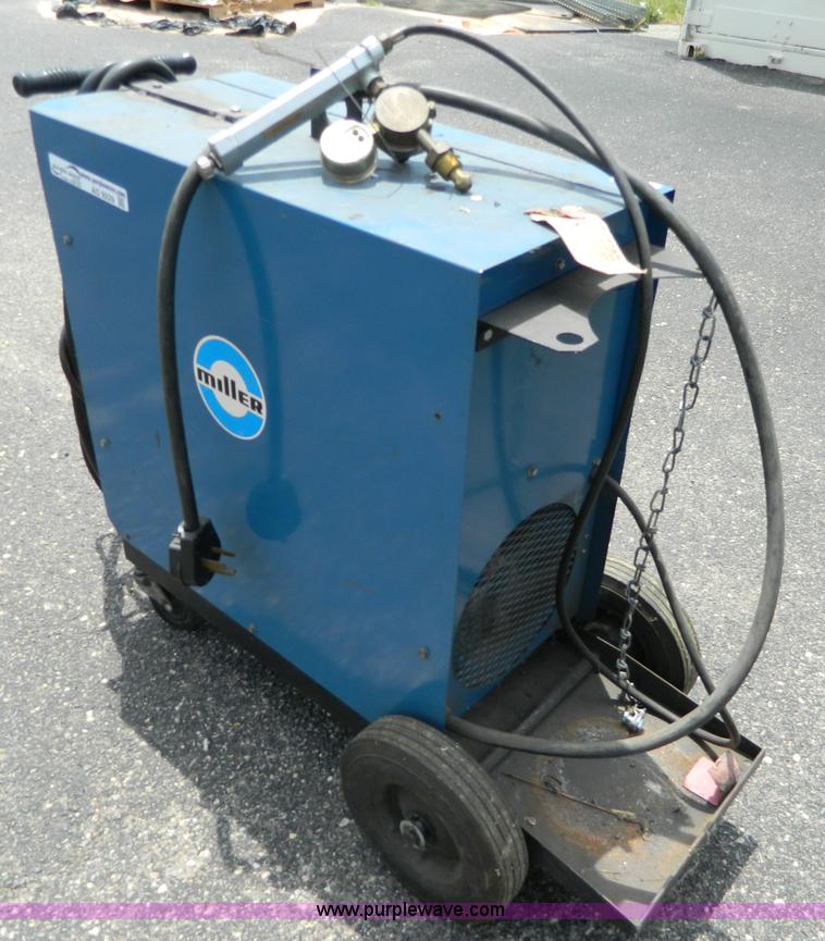 Miller Millermatic 35 wire feed welder in Salina , KS Item AD9229