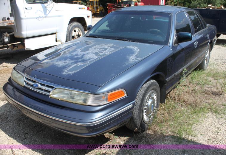 image for item AE9140 1996 Ford Crown Victoria Police Interceptor