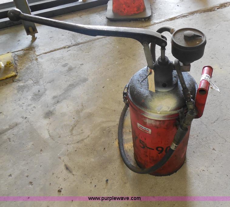 image for item AL9743 Lincoln grease pump