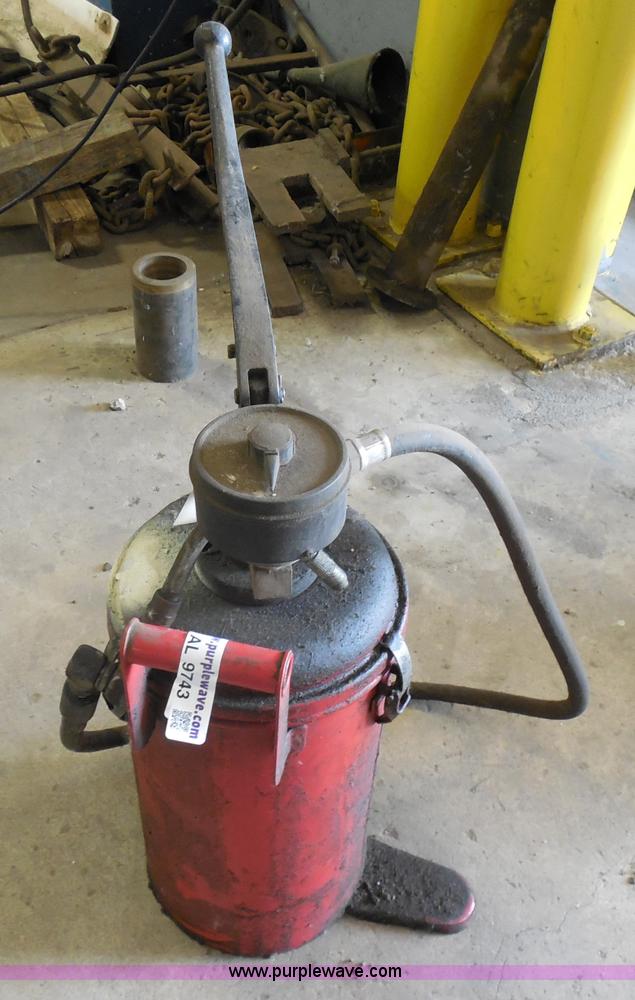 image for item AL9743 Lincoln grease pump