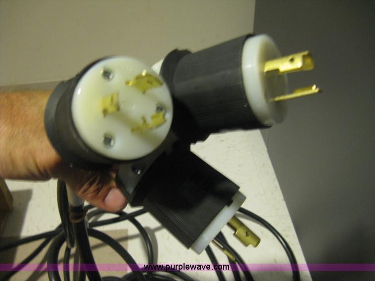 image for item AN9723 Sun Sunfire V890 rack mount server with cabinet