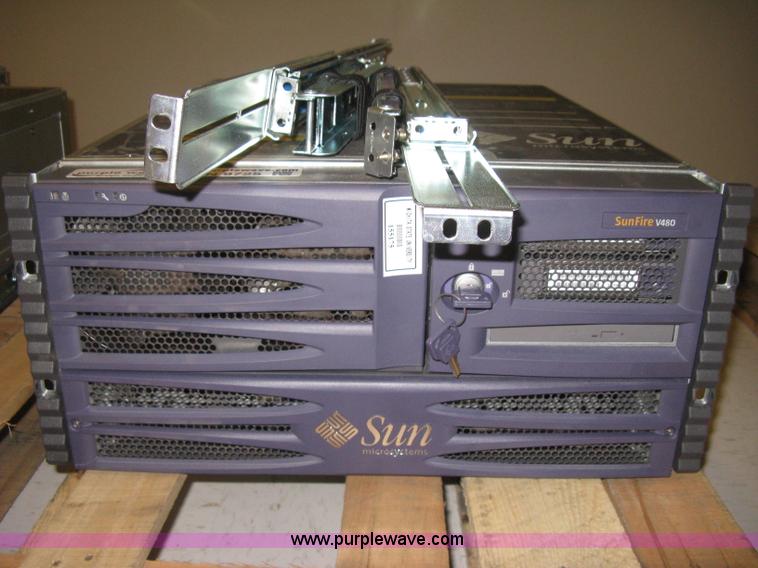 image for item AN9725 Sun Sunfire V480 rack mount server