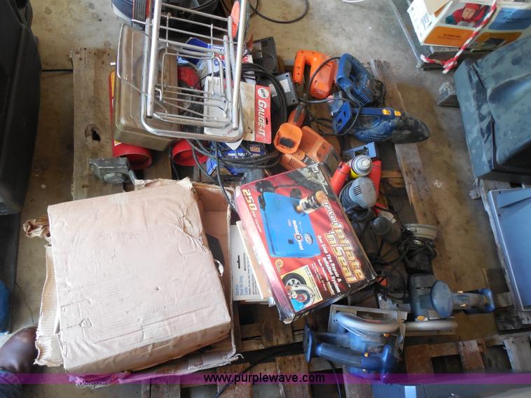 image for item AN9730 Assorted hand tools