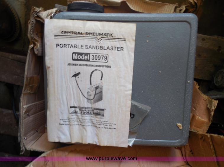 image for item AN9730 Assorted hand tools