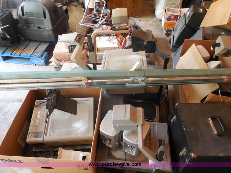 image for item AN9731 (13) assorted overhead projectors