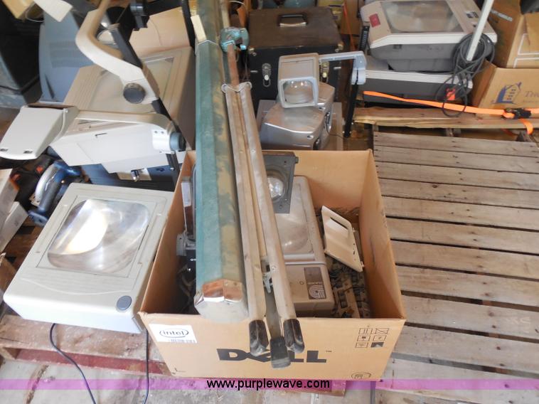 image for item AN9731 (13) assorted overhead projectors