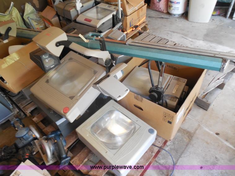 image for item AN9731 (13) assorted overhead projectors
