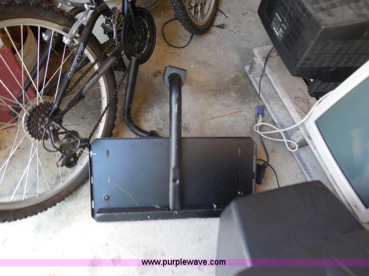 image for item AN9733 Assorted electronics