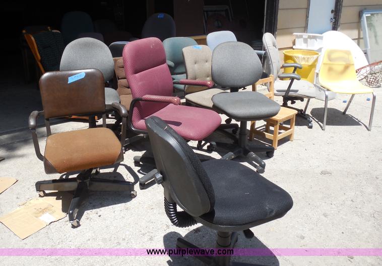 image for item AN9738 Assorted chairs