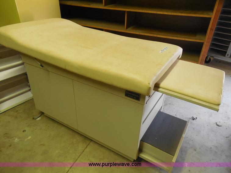 image for item AN9742 Examination table