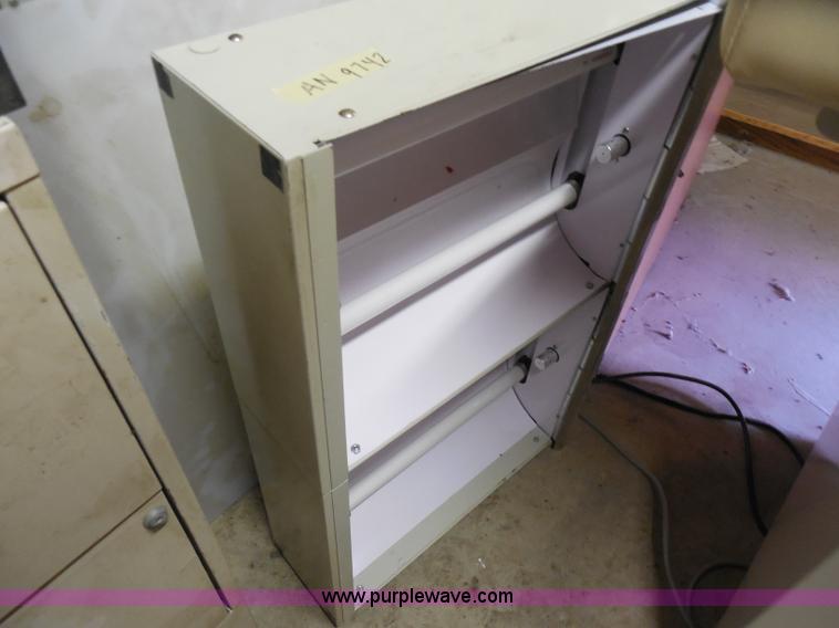 image for item AN9742 Examination table