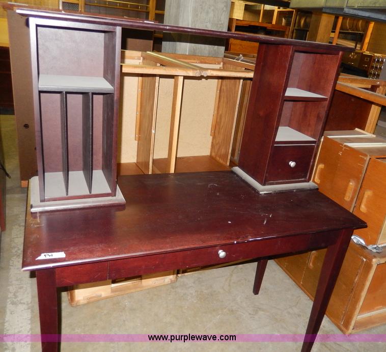 Assorted furniture in Lawrence, KS Item AS9390 sold Purple Wave