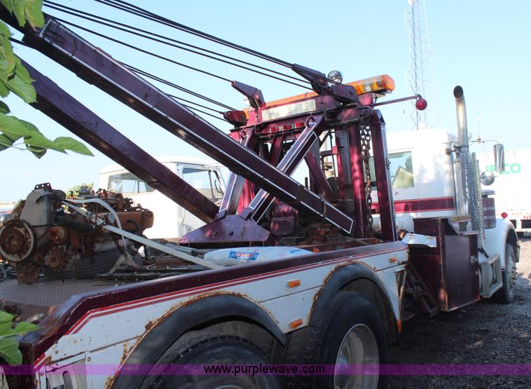 image for item D4065 1969 Kenworth tow truck