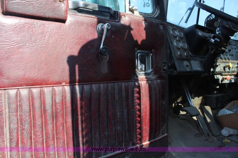 image for item D4065 1969 Kenworth tow truck
