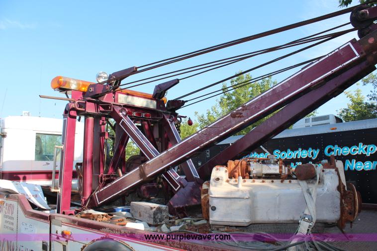 image for item D4065 1969 Kenworth tow truck