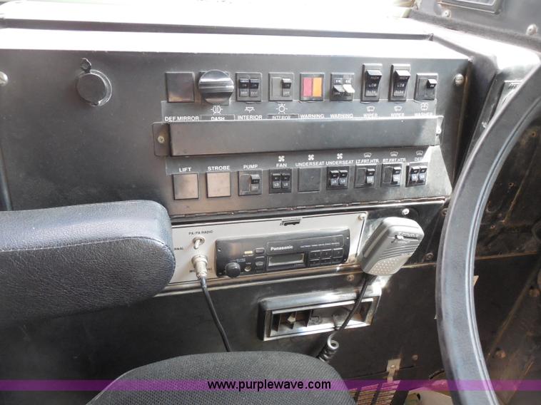 image for item D5976 1995 Ford Thomas B800 school bus