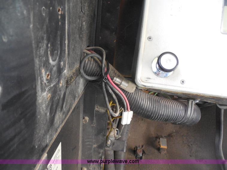 image for item D5976 1995 Ford Thomas B800 school bus