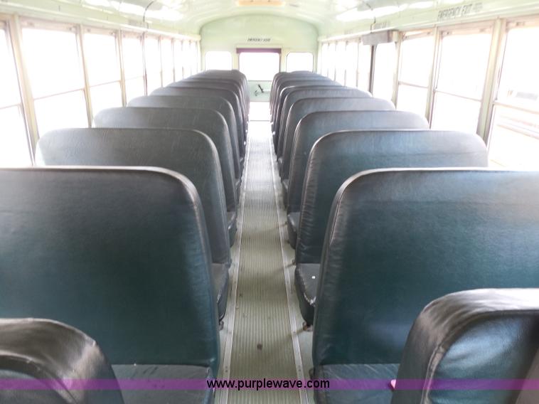 image for item D5976 1995 Ford Thomas B800 school bus