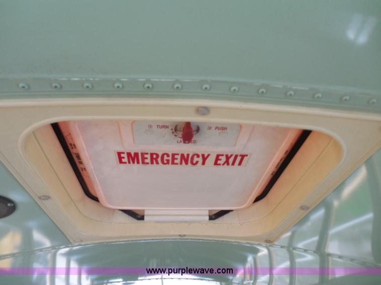 image for item D5976 1995 Ford Thomas B800 school bus