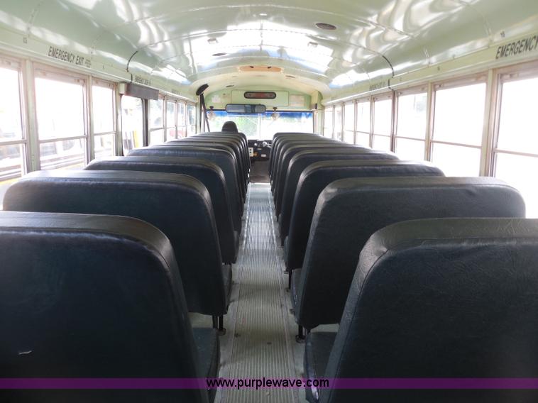 image for item D5976 1995 Ford Thomas B800 school bus