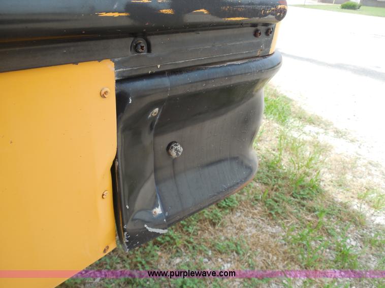 image for item D5976 1995 Ford Thomas B800 school bus