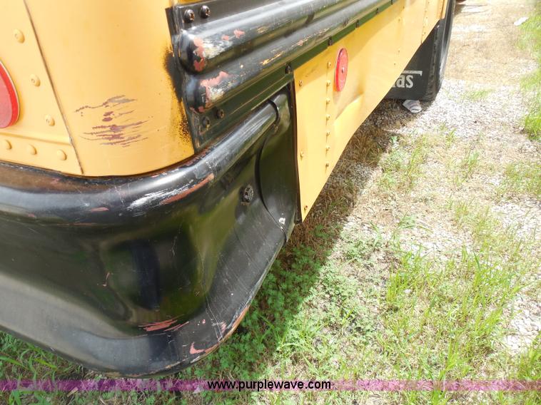 image for item D5976 1995 Ford Thomas B800 school bus