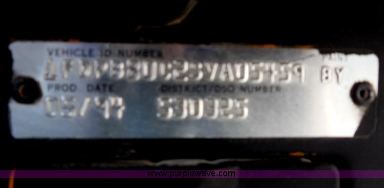 image for item D5976 1995 Ford Thomas B800 school bus