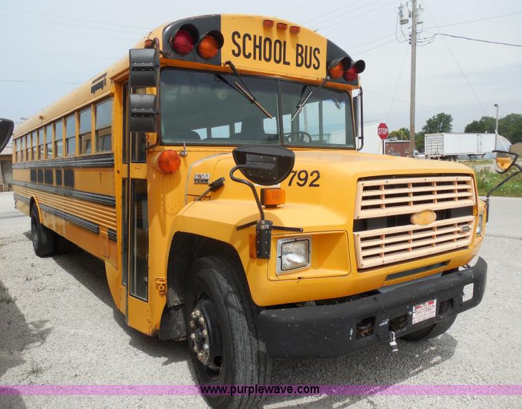 image for item D5977 1992 Ford Thomas B700 school bus