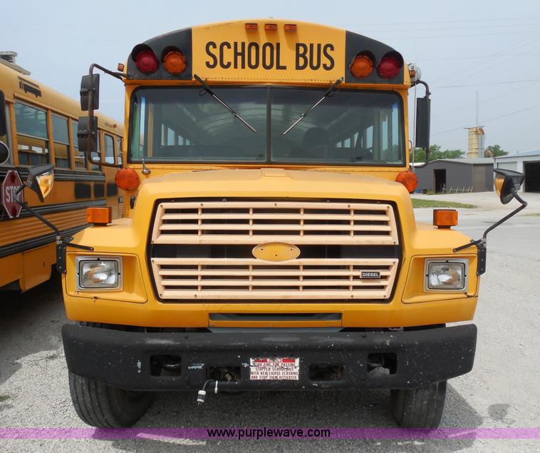 image for item D5977 1992 Ford Thomas B700 school bus