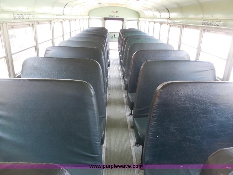 image for item D5977 1992 Ford Thomas B700 school bus