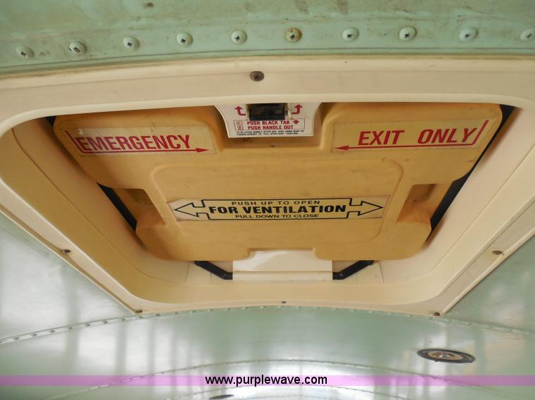 image for item D5977 1992 Ford Thomas B700 school bus