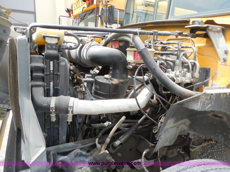 image for item D5977 1992 Ford Thomas B700 school bus