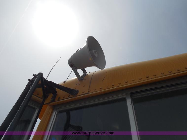 image for item D5977 1992 Ford Thomas B700 school bus