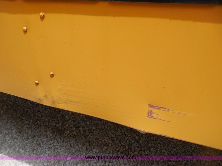 image for item D5977 1992 Ford Thomas B700 school bus